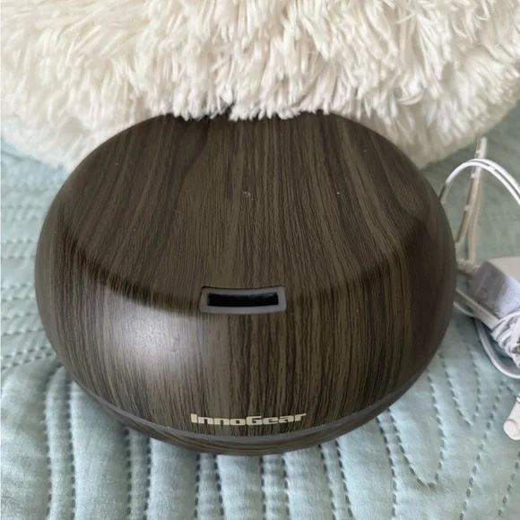 Essential Oil Diffuser - Picture 2 of 6